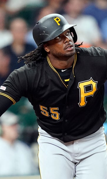 Bell, Dickerson lead Pirates to 14-2 rout of Astros